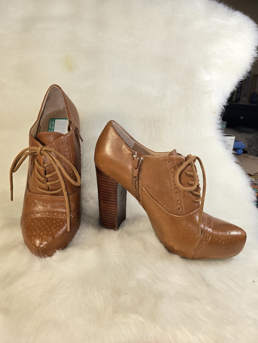 Crown Vintage "Tessford" Caramel Leather Lace-Up Block Heel Oxfords